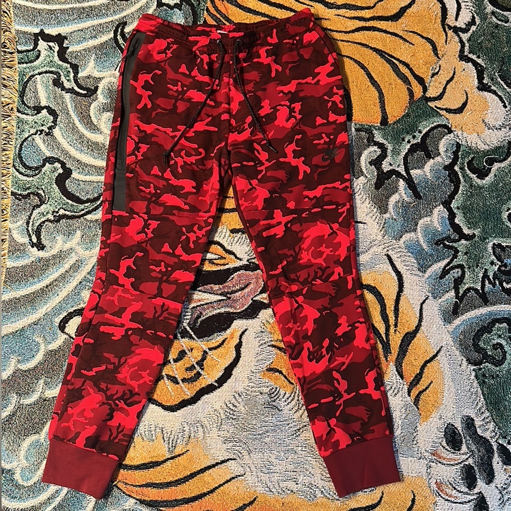 Nike Tech Fleece Joggers Red Size Large